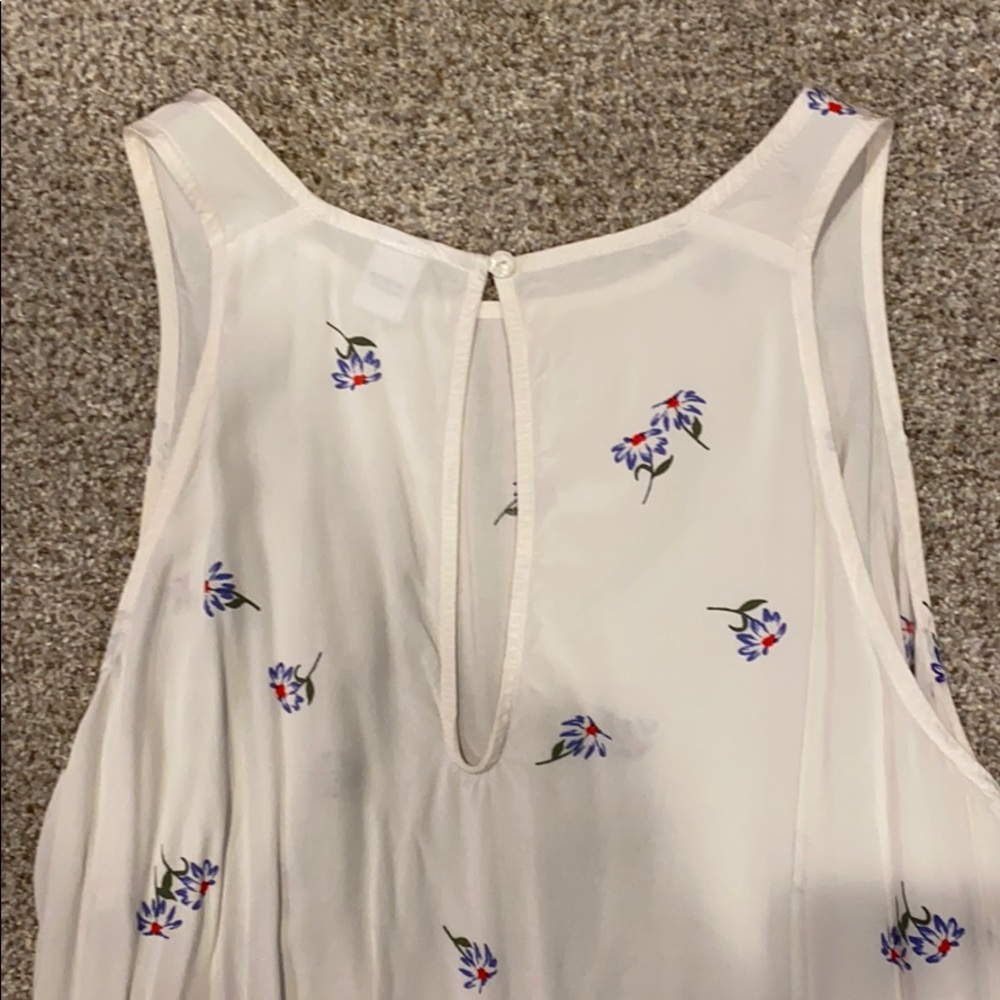Tank - Picture 3 of 4